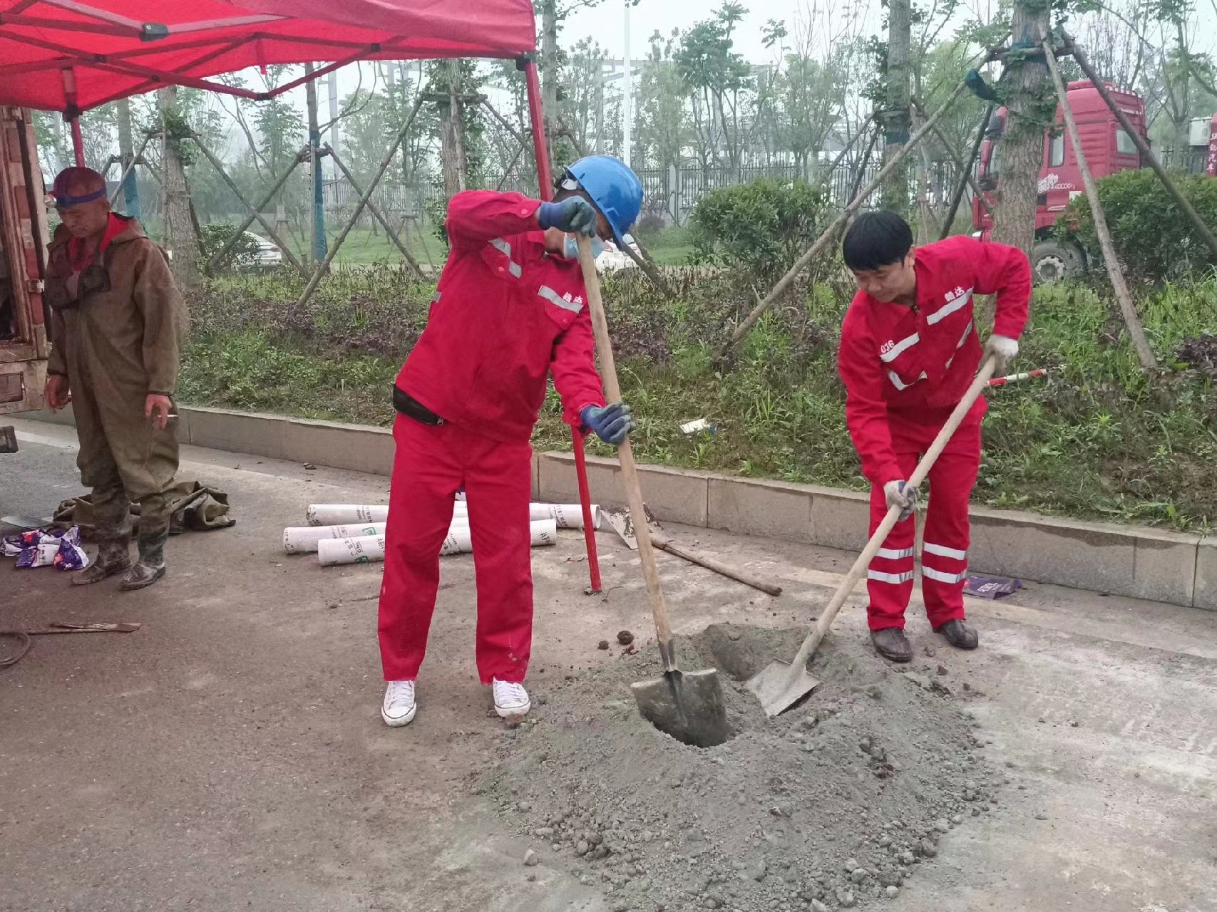 未央管道疏通哪家好】及时进行市政管道清淤